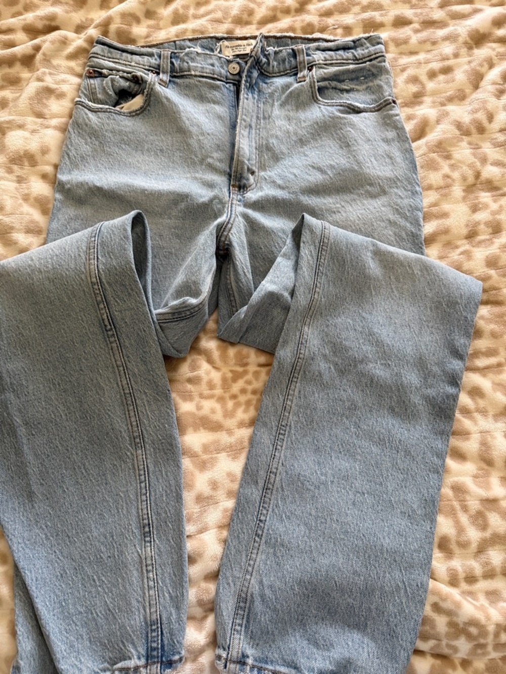 Abercrombie women’s 90s straight ultra high rise jeans size 31